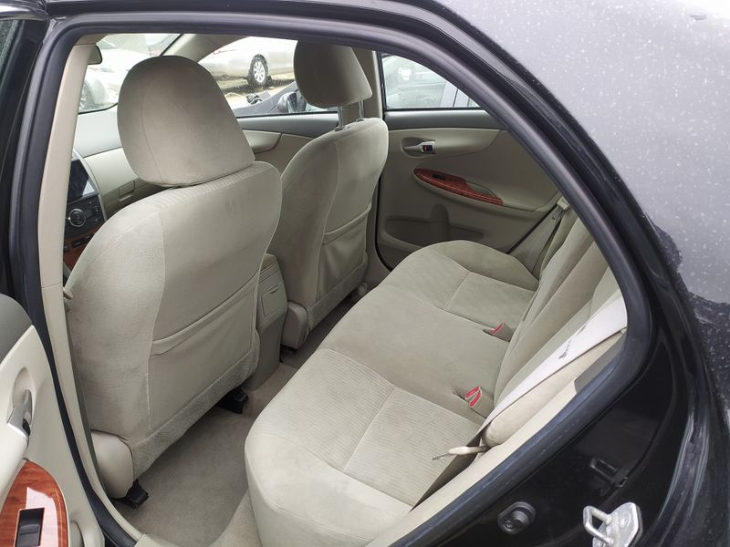 Thumbnail 4 of 2013 Toyota Corolla